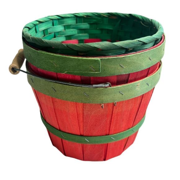 3/$15 or 5/$20 3 red/green Christmas baskets - Picture 7 of 7